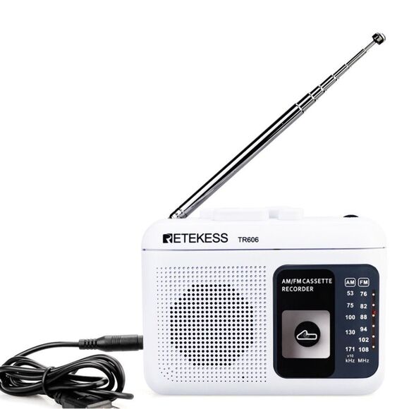 RETEKESS Cassette Player AM FM Portable Radio.  Requires two AA batteries - Picture 2 of 9